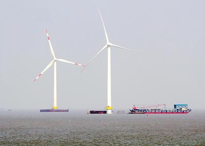 国内首个海上（潮间带）风电项目并网发电