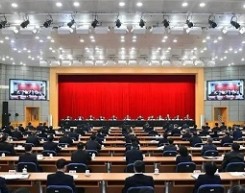 国家发改委：明年积极推进以沙漠、戈壁、荒漠为重点的大型光伏、风电基地建设