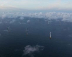 全球首台十六兆瓦超大容量海上风电机组并网发电