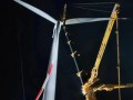 中核汇能野租乡分散式风电储能一体化示范项目首台风机吊装完成
