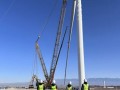 昌吉州国投集团最大风光电项目首台风机整机吊装完成