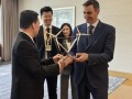 西班牙首相桑切斯在华会见明阳董事长 力推海上风电合作